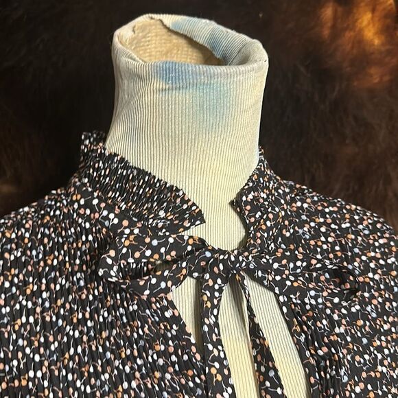 Max studio blouse M (400) - Picture 2 of 9